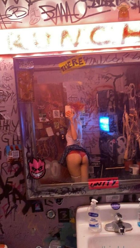 40 onlyfans exclusive photo