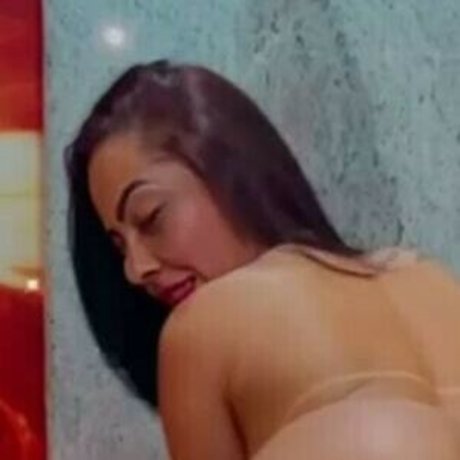 Jhenis KutKut model porn photos