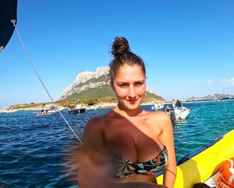 __mianina model erotic picture