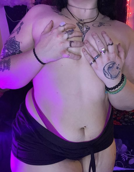 stfuitscourtney star adult pic