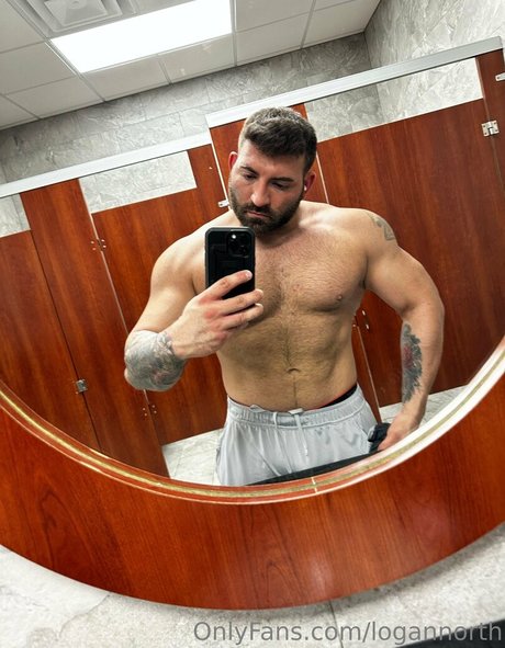 logannorth naked actress gallery