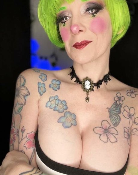 Onlygettingbrighter top model archive