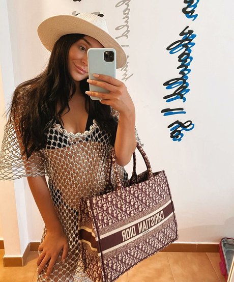 Coco Lodge model nice picture