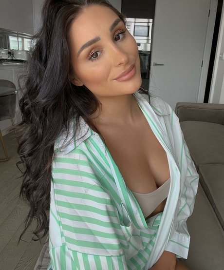 Coco Lodge hot star pictures