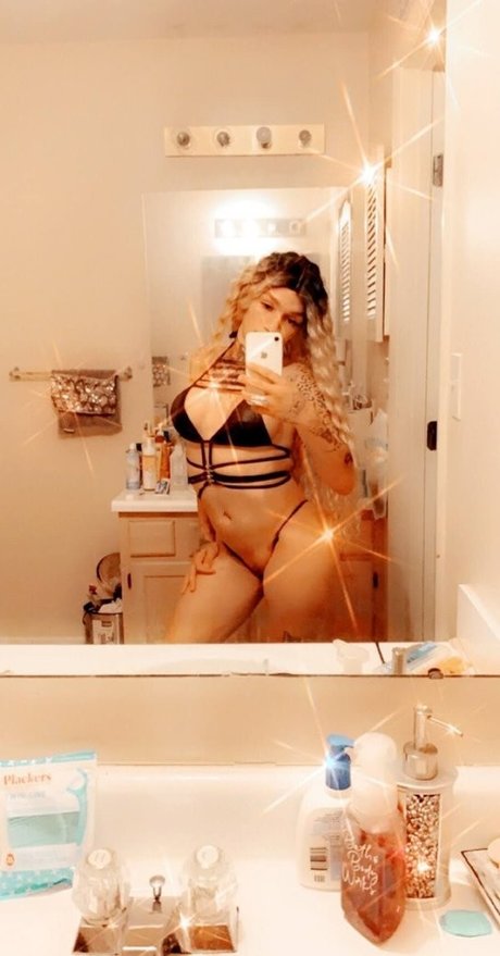 Kitty Hung star perfect image