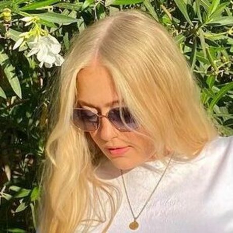 tiny asian onlyfans naked photo