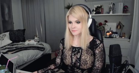 swebliss star sexy pics