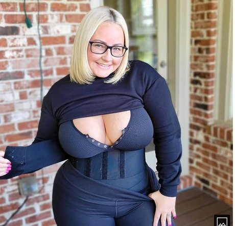 All Things Ely naked actress picture