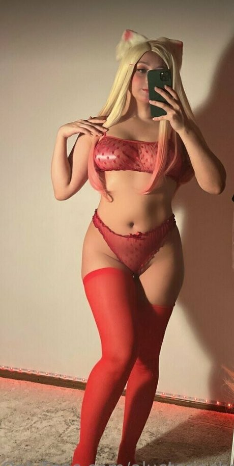 aluctoriachan star nude gallery