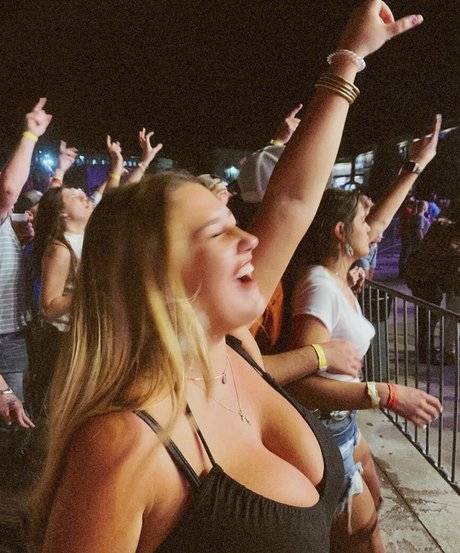 Grace H model exclusive photos