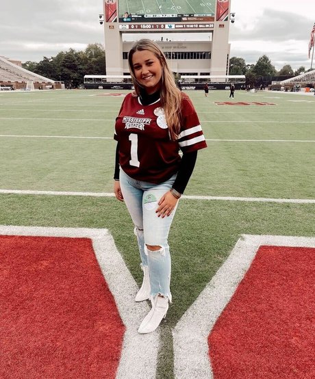 Grace H model hot photo