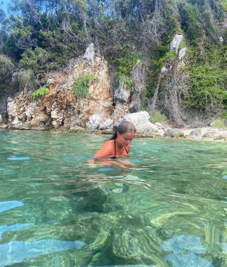 Leah Booth model erotic pics