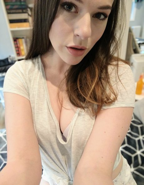 callaq pornstar nude photo