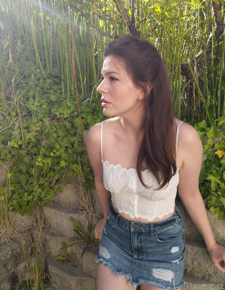 callaq high quality actress photo