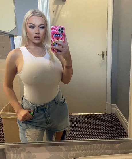 Emma H nude star photos