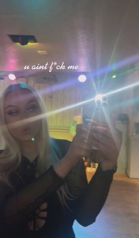 Emma H model nudes pics