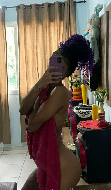 Mirella Santtanna pornstar nude images