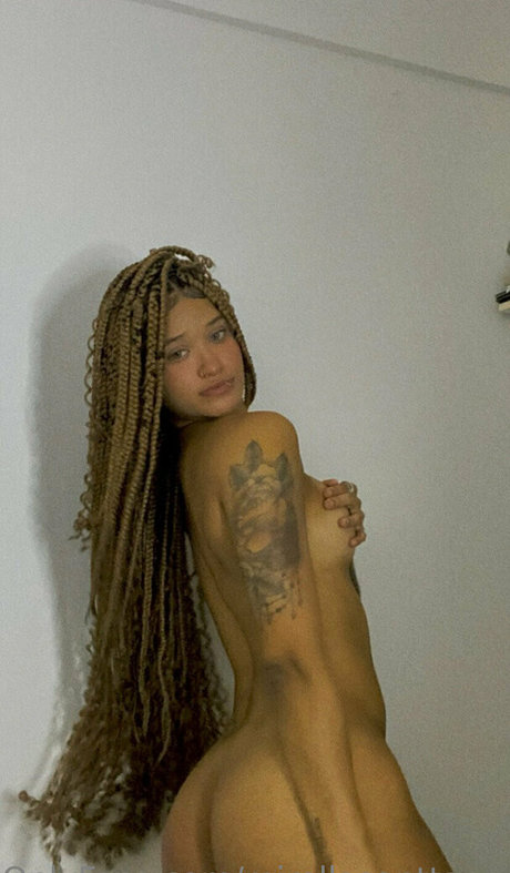 Mirella Santtanna model adult picture