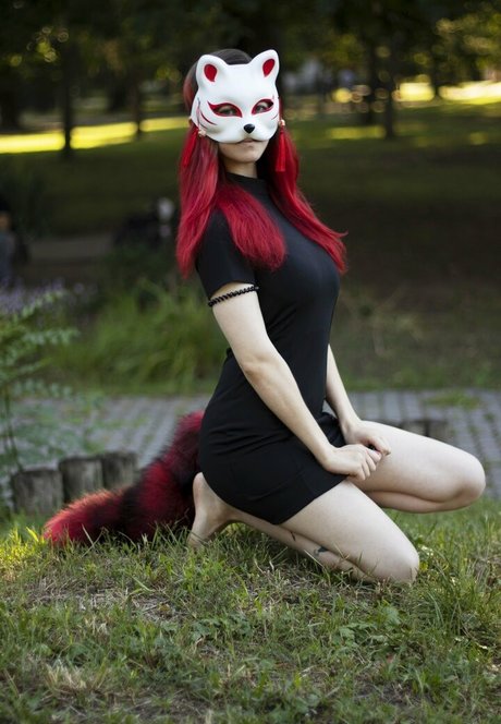 b kitty top actress picture