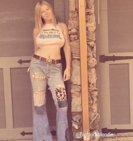 Bigblockblondie sexy actress pictures