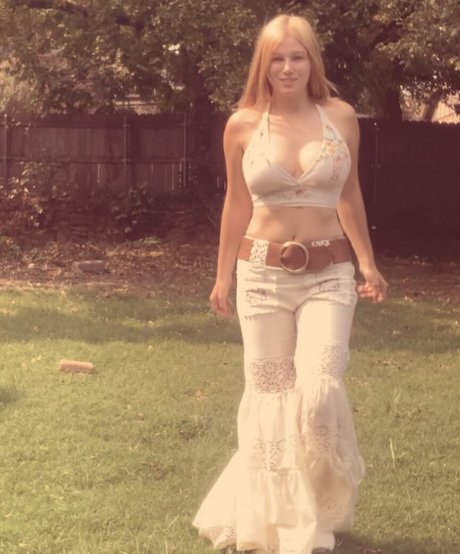 Bigblockblondie pornstar nude image