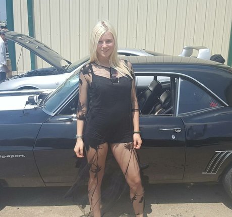 Bigblockblondie star sexy pictures
