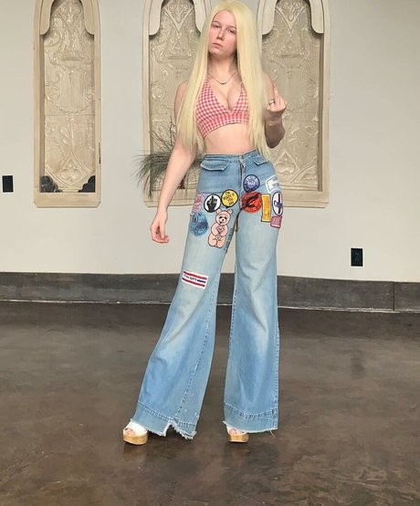 Bigblockblondie hot model image