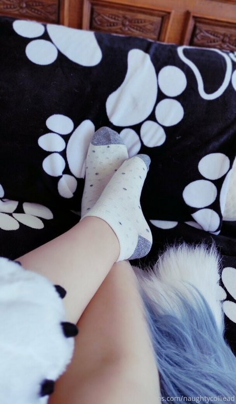 naughtycolliead hot model image