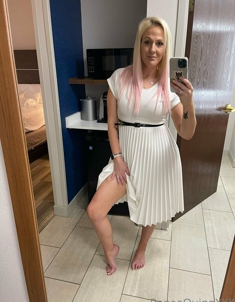 reneequinnxxx pretty star images