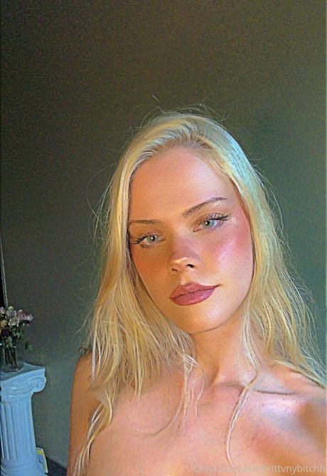 brittvnybitchh pretty model pics