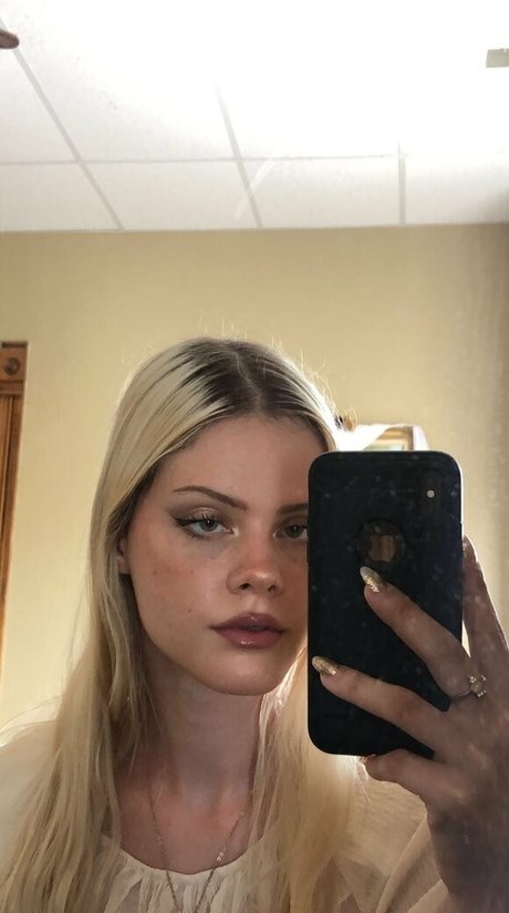 brittvnybitchh model porn picture