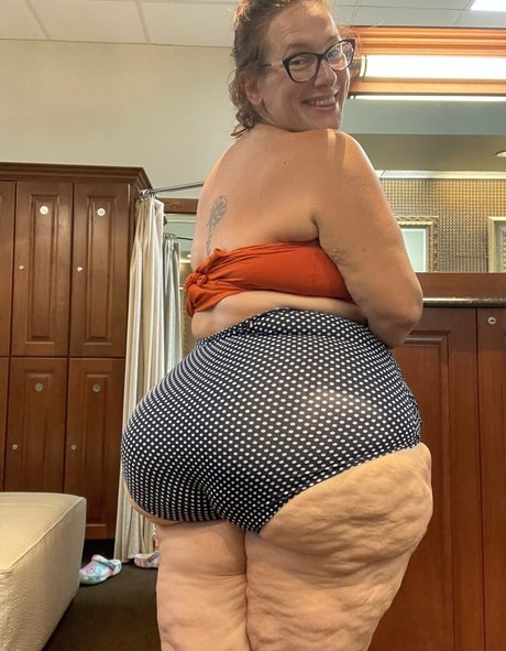 milf wife onlyfans sexy xxx photo