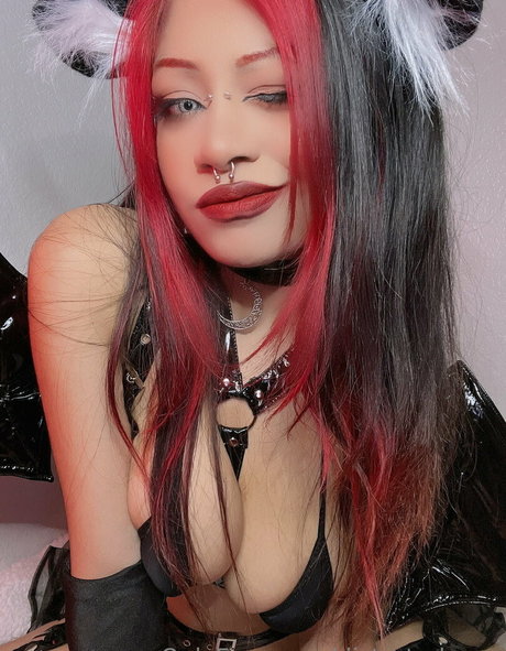 Distortedeyes nice actress photos