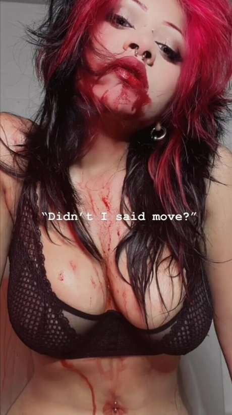 Distortedeyes xxx model image