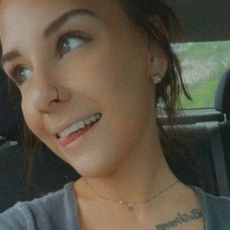 Kari3 beautiful actress picture