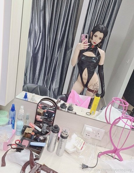 Kiyocosplay model erotic images