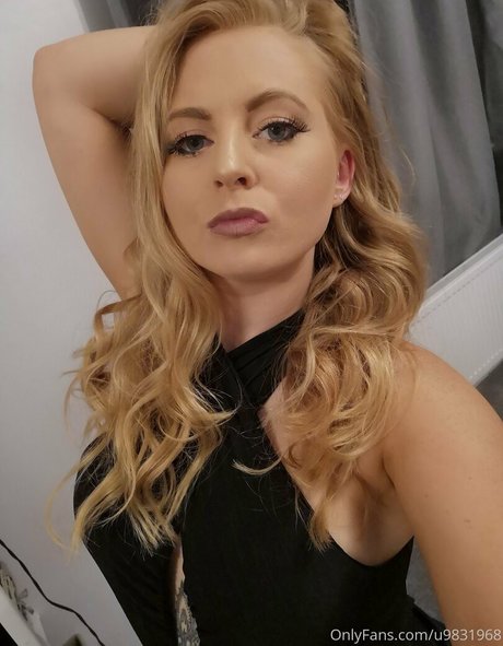 gushinggeegeefree model perfect pictures