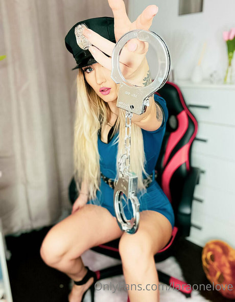 laraonelove pornstar pretty photos