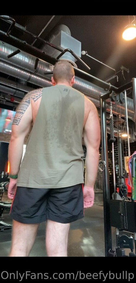 beefybullp star nude photos