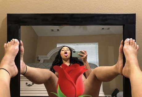 rooxie star hot pics