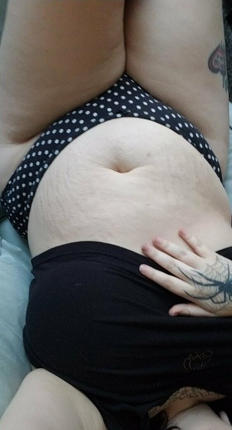 draculuv nude model picture