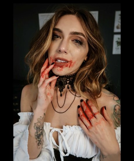 Vavandvoa star naked photo