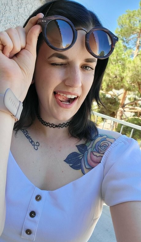 milf glasses onlyfans hot nude gallery