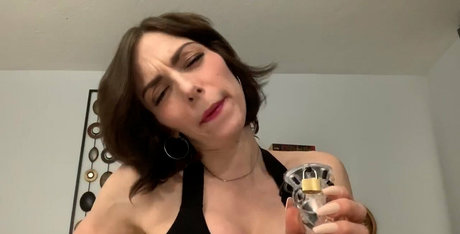 christinaqccp erotic pornstar photo