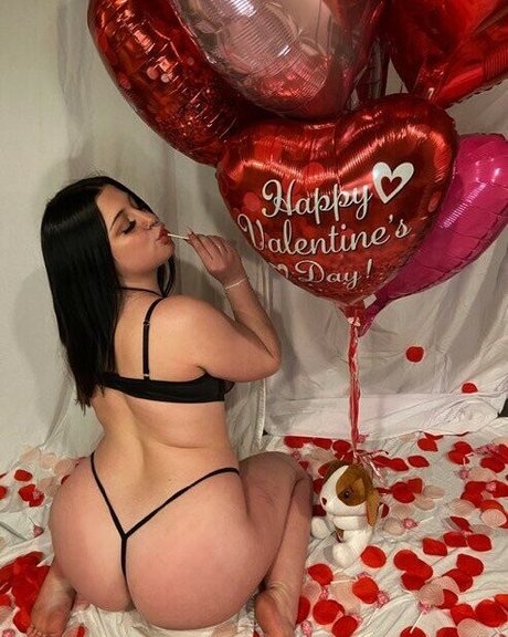 lululucyx pornographic model photo