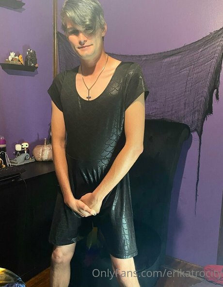 erikatrocity model nude images