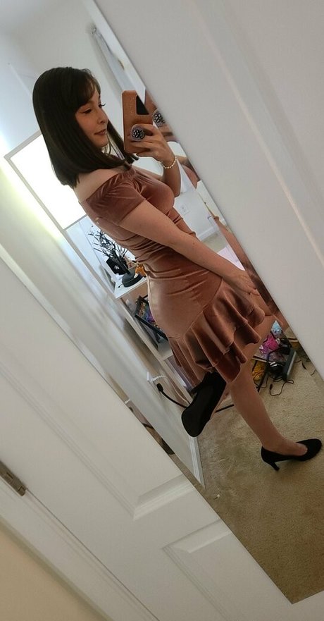 female influencer onlyfans naked archive