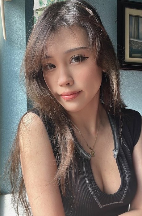 BasiilLeaf sexy model photos