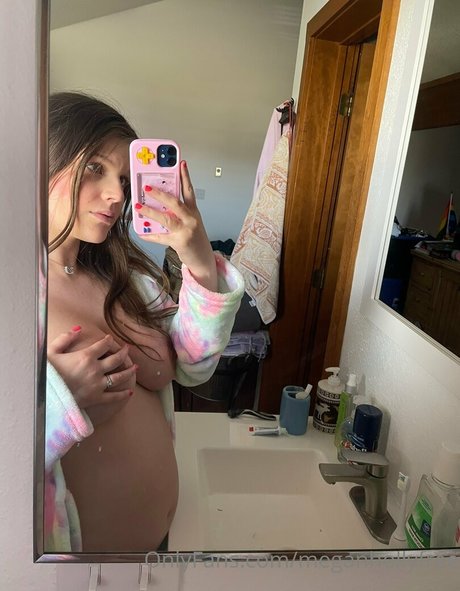 meganhollyfree beautiful model picture