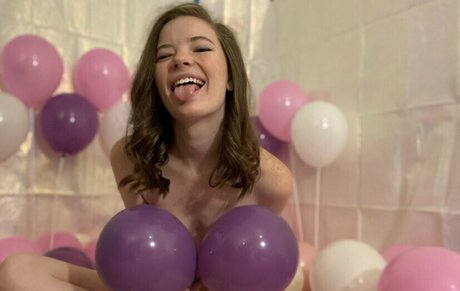 blonde shemale onlyfans naked pic